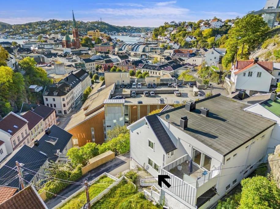 Stilfull I Sentrum Med 3 Soverom Og Parkering *