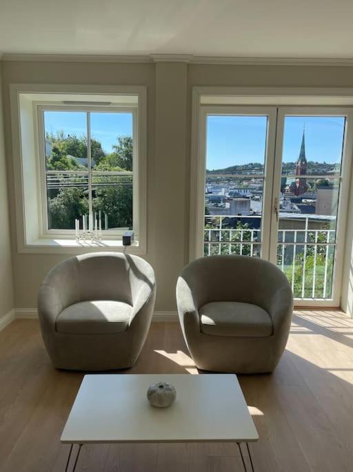 Apartment Stilfull I Sentrum Med 3 Soverom Og Parkering *