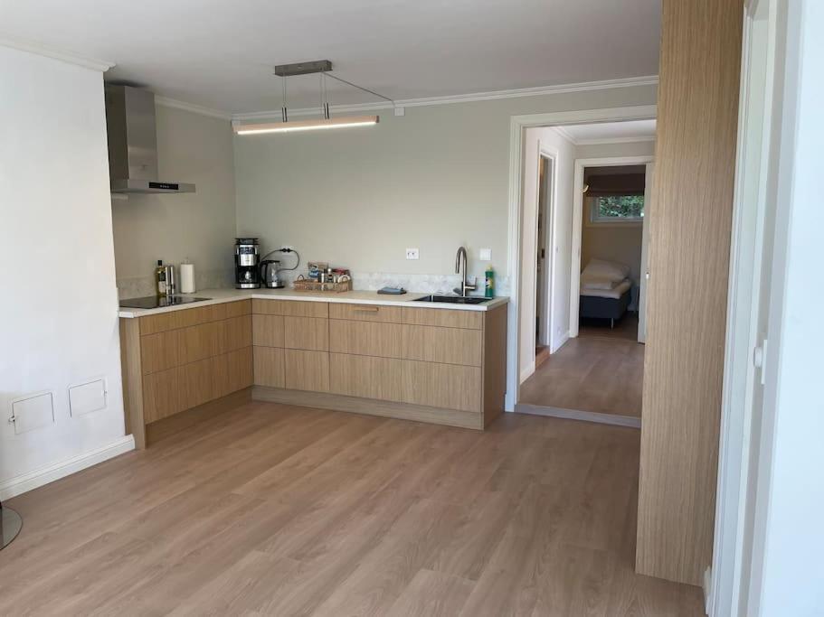 Apartment Stilfull I Sentrum Med 3 Soverom Og Parkering *