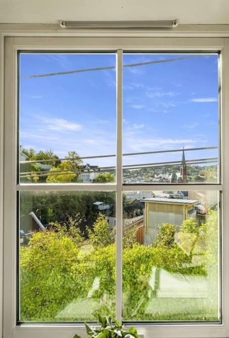 Apartment Stilfull I Sentrum Med 3 Soverom Og Parkering Arendal